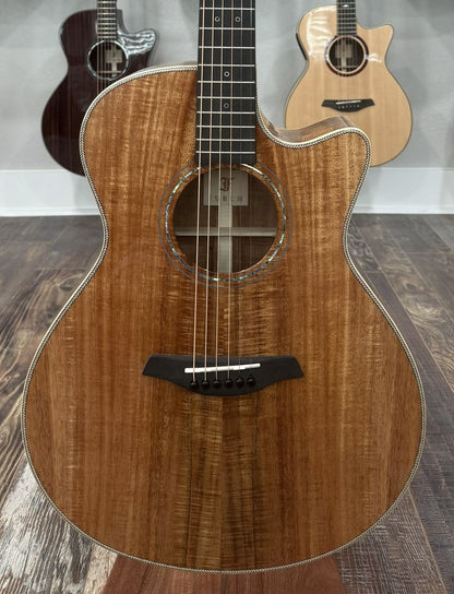 Furch Rainbow Gc-KK - Custom All Solid Koa Hardshell Case