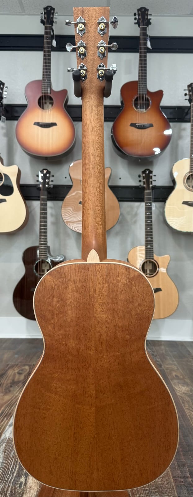 Larrivee T-40-MH Spruce/Mahogany Short Scale, Small Body Travel Guitar