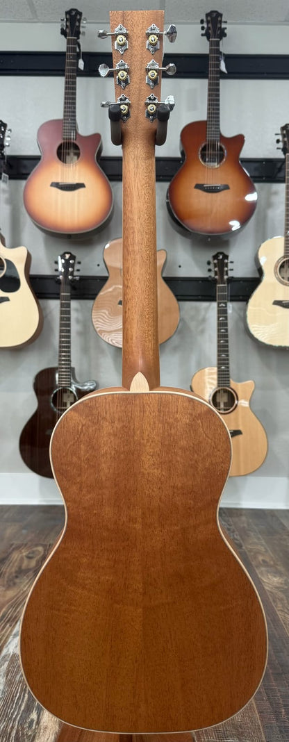 Larrivee T-40-MH Spruce/Mahogany Short Scale, Small Body Travel Guitar