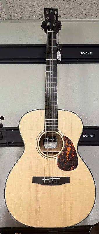 Furch Vintage Pure OM-SM a Sitka Spruce over African Mahogany *CNR Active* w/ Bag