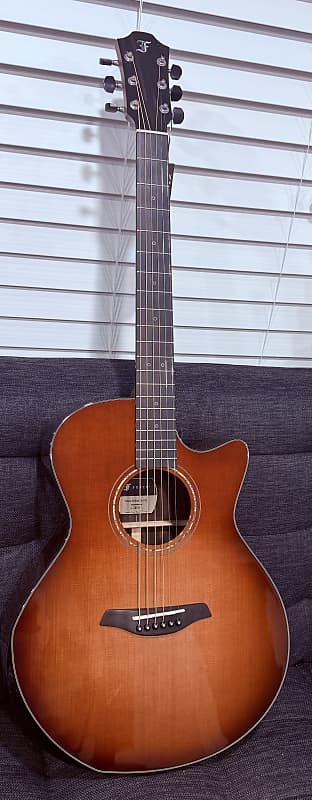 Furch Yellow Deluxe Gc-CR a Sunburst Western Red Cedar over Indian Rosewood *CNR Active* /w Hardshell case
