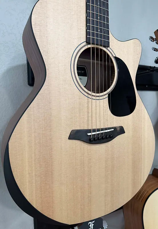 Furch Blue Deluxe Gc-SW a Sitka Spruce over a Gorgeous Black Walnut Back Duo Bevels *CNR Active* w/ Bag