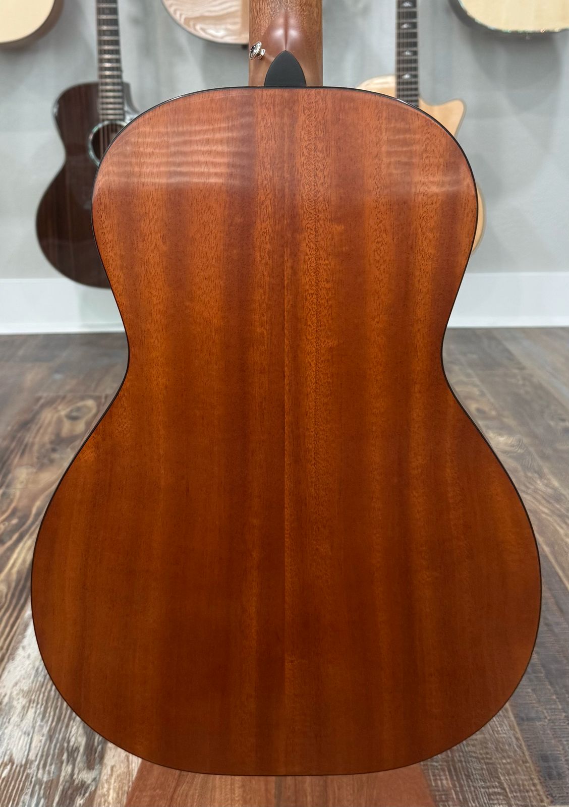 Furch Vintage 1 OOM-SM SL (New old stock) Slotted Headstock 12 Fret Sikta Spruce over African Mahogany Hardshell Case