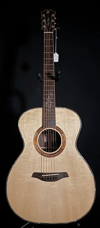 Furch Red OM-LR Alpine (New old stock) Spruce over Indian Rosewood Koa Binding Abalone Purfling Hardshell Case