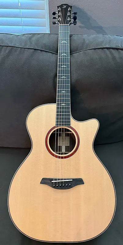 Furch Master's Choice Orange OMc-SR SPA Sikta Spruce over Indian Rosewood LR Baggs Stage Pro Anthem Hardshell Case